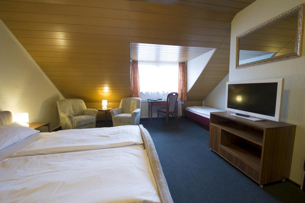 Hotel Continental Sarrebruck Habitación foto